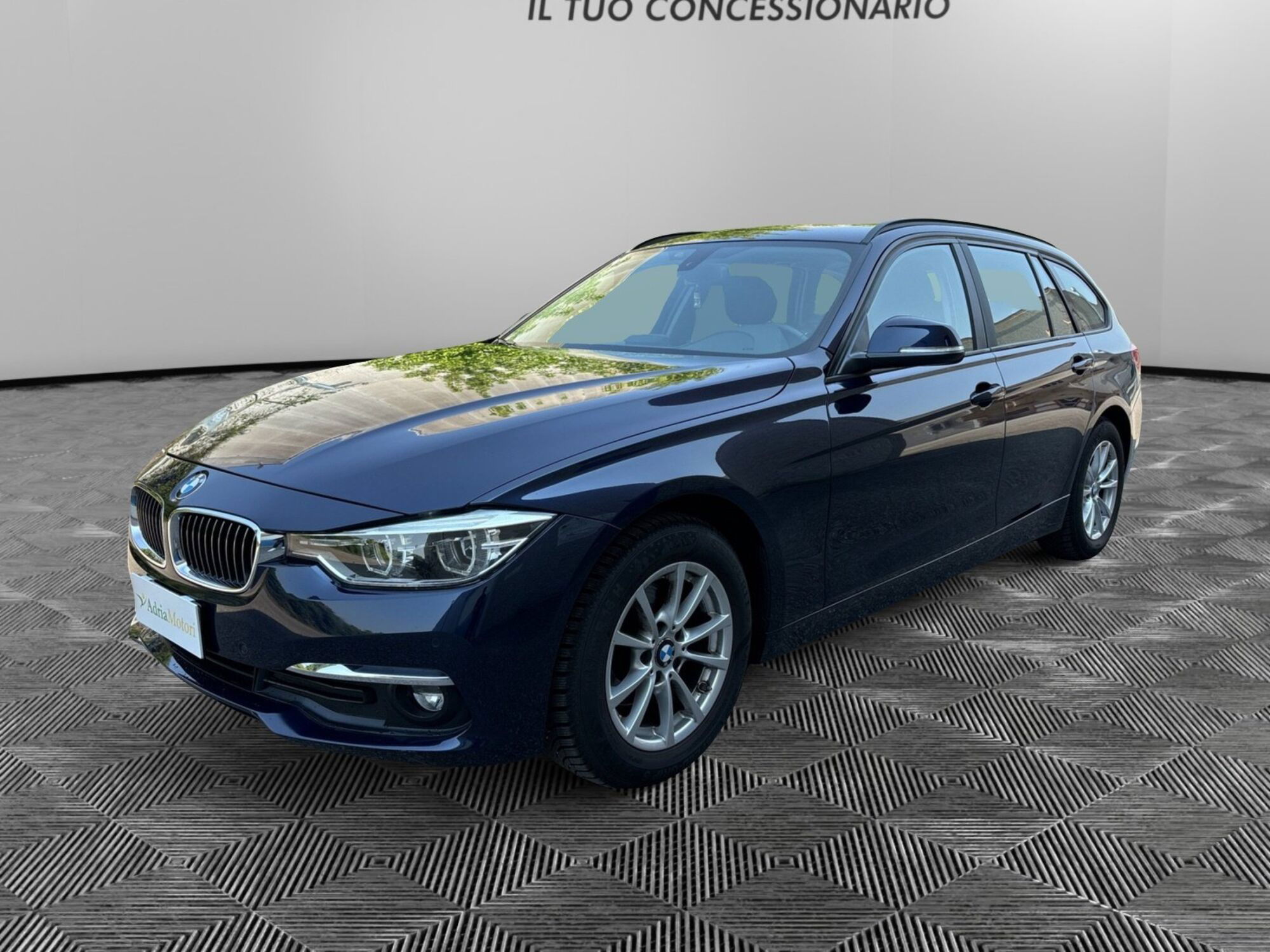 BMW Serie 3 318d Business Advantage aut.  del 2019 usata a Pordenone