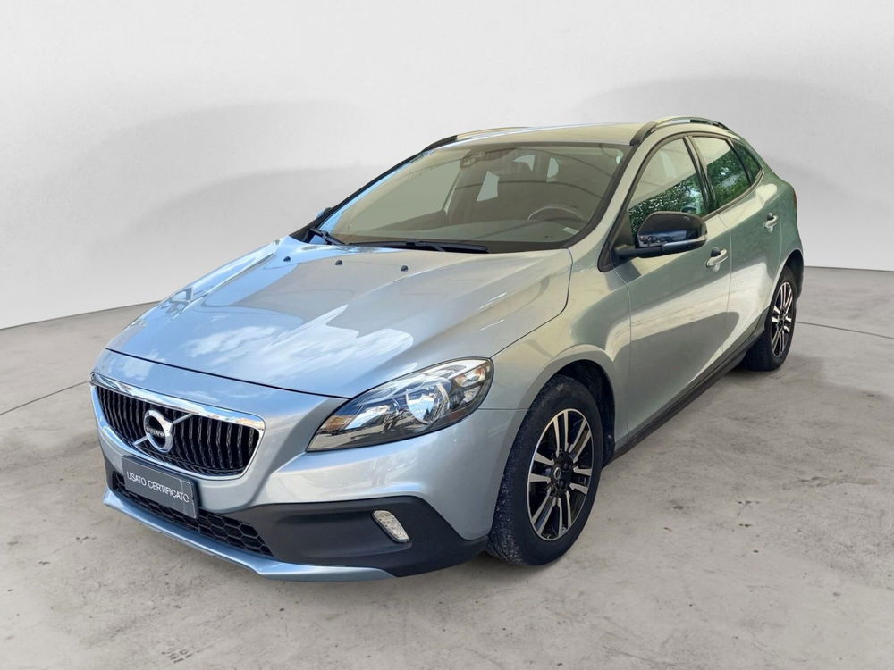 Volvo V40 Cross Country usata a Bari