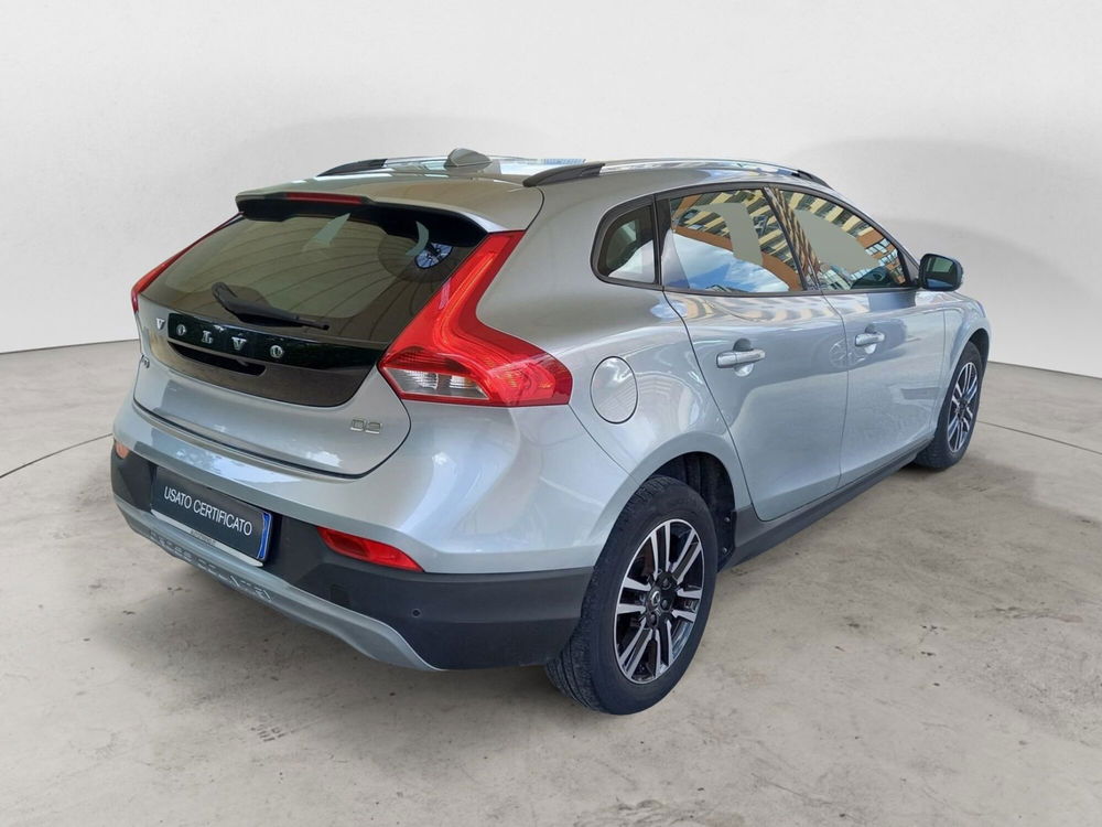 Volvo V40 Cross Country usata a Bari (2)