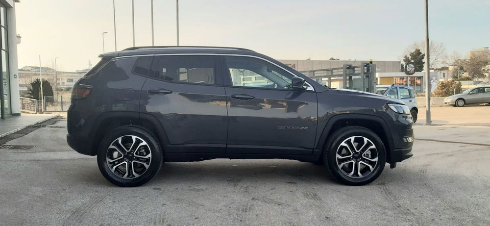 Jeep Compass nuova a Ascoli Piceno (5)