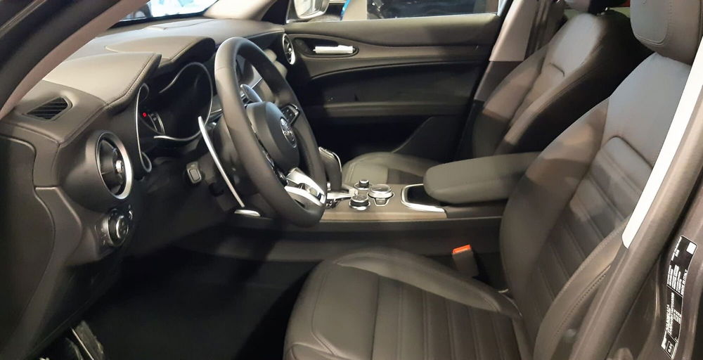 Alfa Romeo Stelvio nuova a Ascoli Piceno (11)