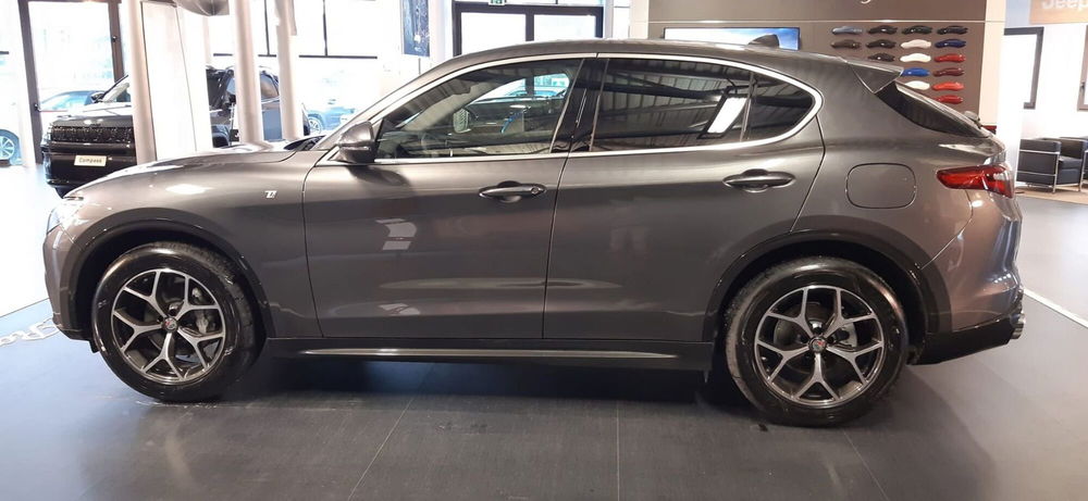 Alfa Romeo Stelvio nuova a Ascoli Piceno (3)