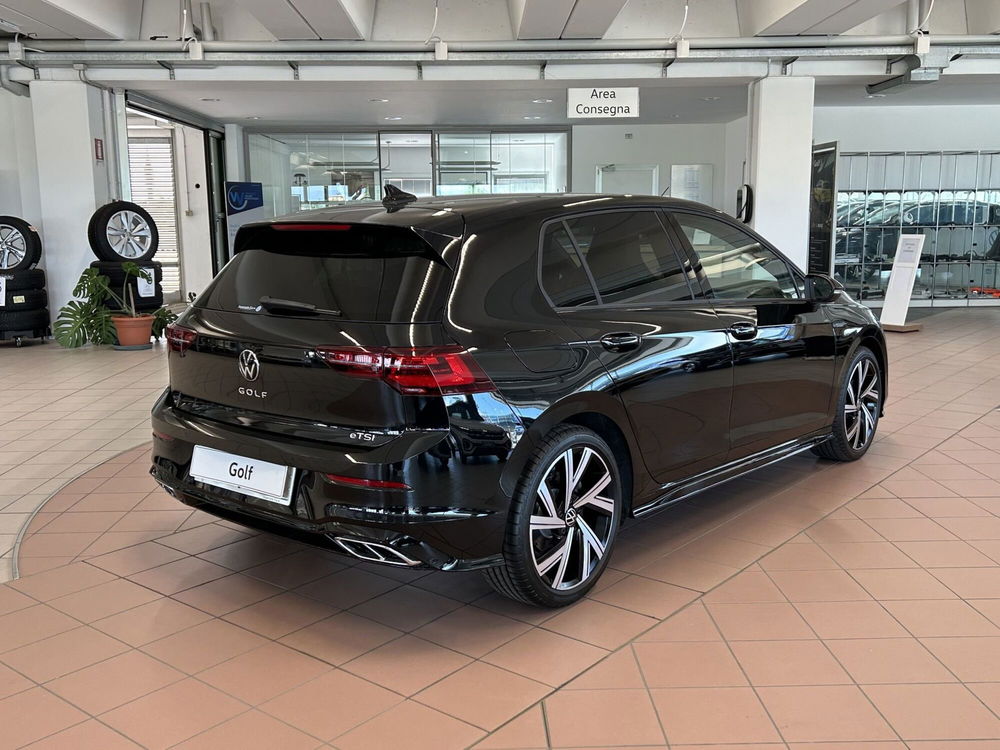 Volkswagen Golf nuova a Padova (4)