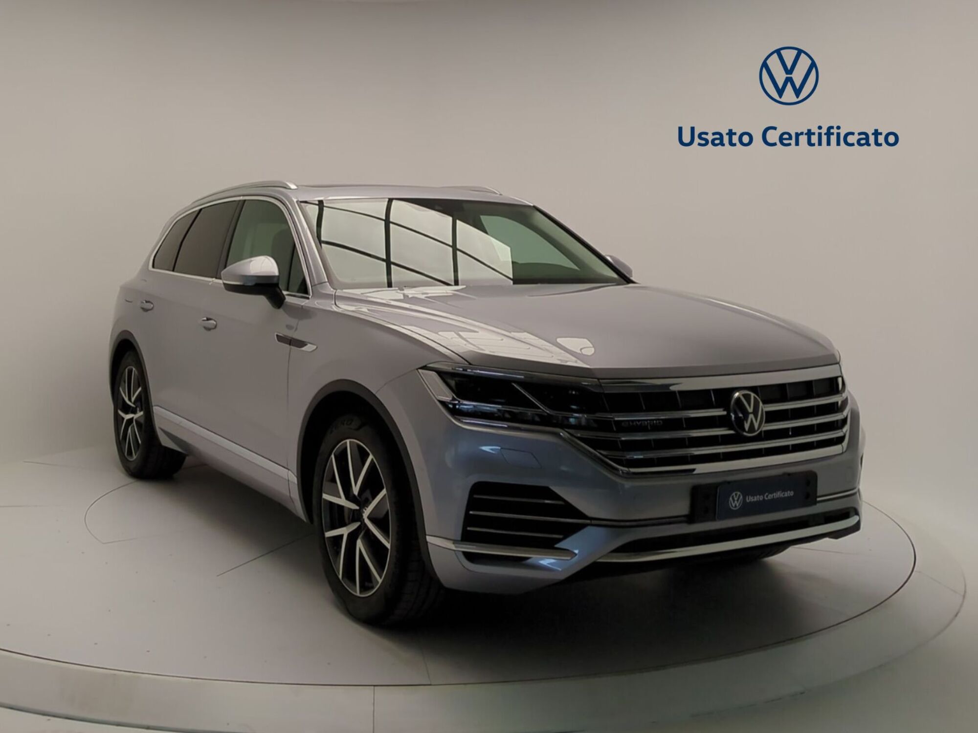 Volkswagen Touareg 3.0 V6 TSI eHybrid Elegance  del 2022 usata a Pratola Serra