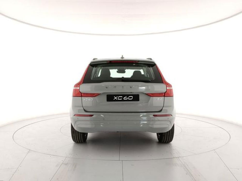 Volvo XC60 nuova a Modena (4)