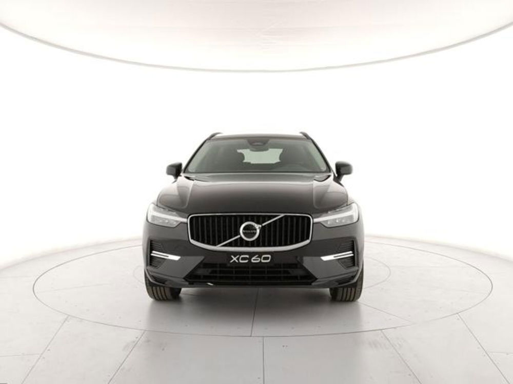 Volvo XC60 nuova a Modena (7)