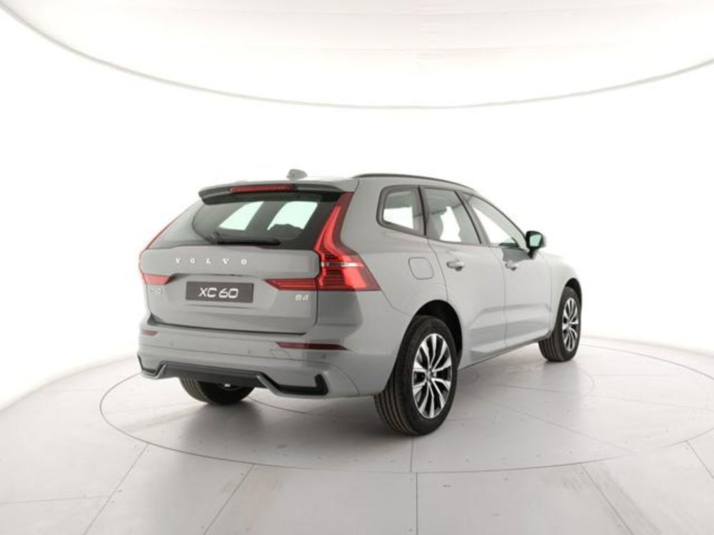 Volvo XC60 nuova a Modena (5)