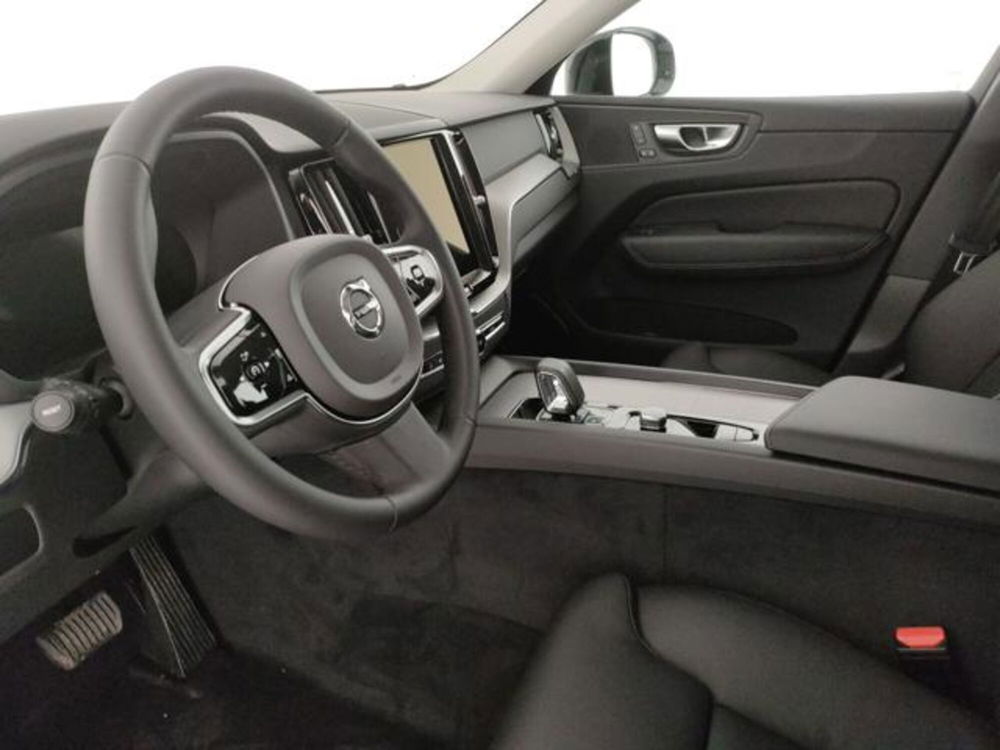 Volvo XC60 nuova a Modena (9)