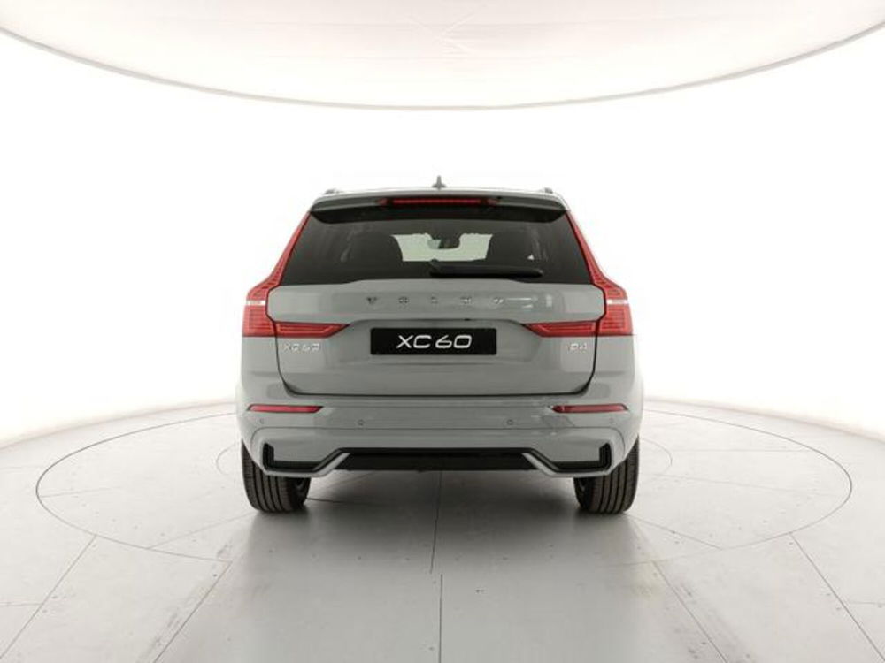 Volvo XC60 nuova a Modena (4)