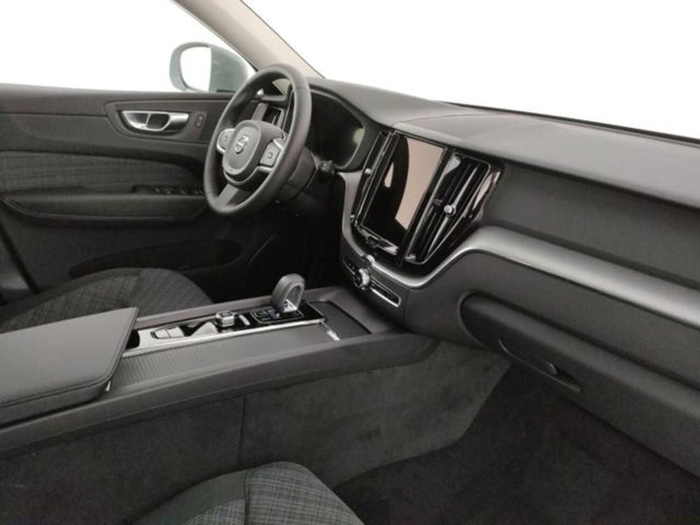 Volvo XC60 nuova a Modena (11)