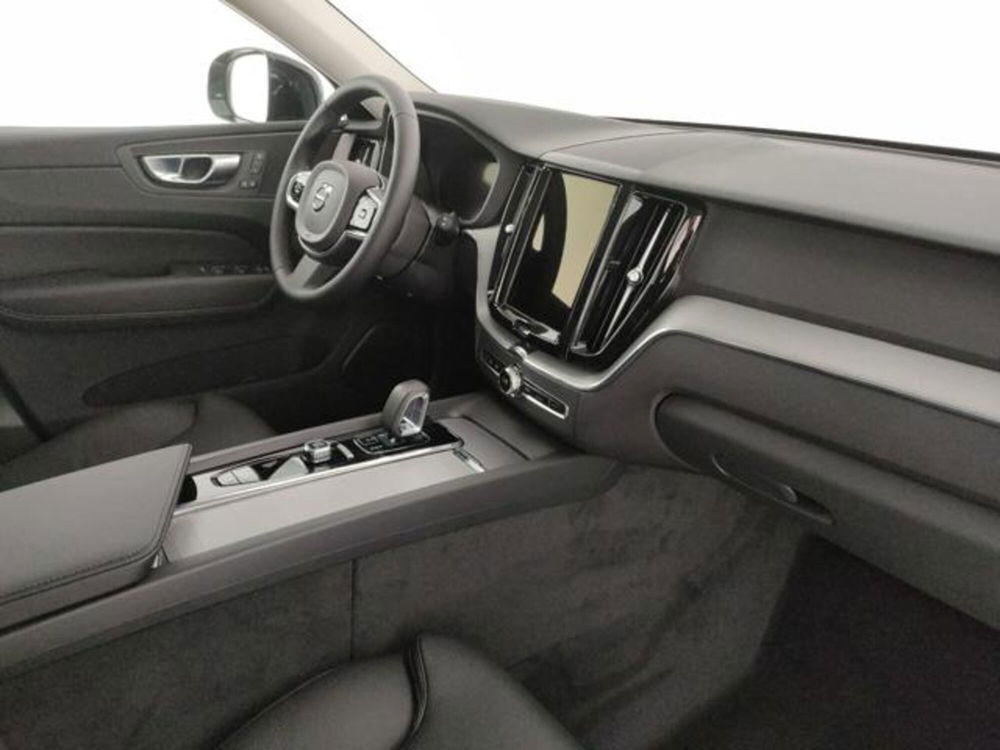 Volvo XC60 nuova a Modena (11)