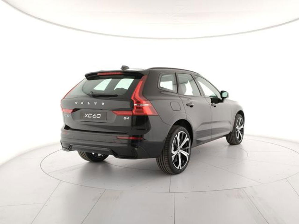 Volvo XC60 nuova a Modena (5)