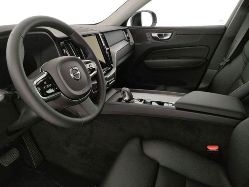 Volvo XC60 nuova a Modena (9)