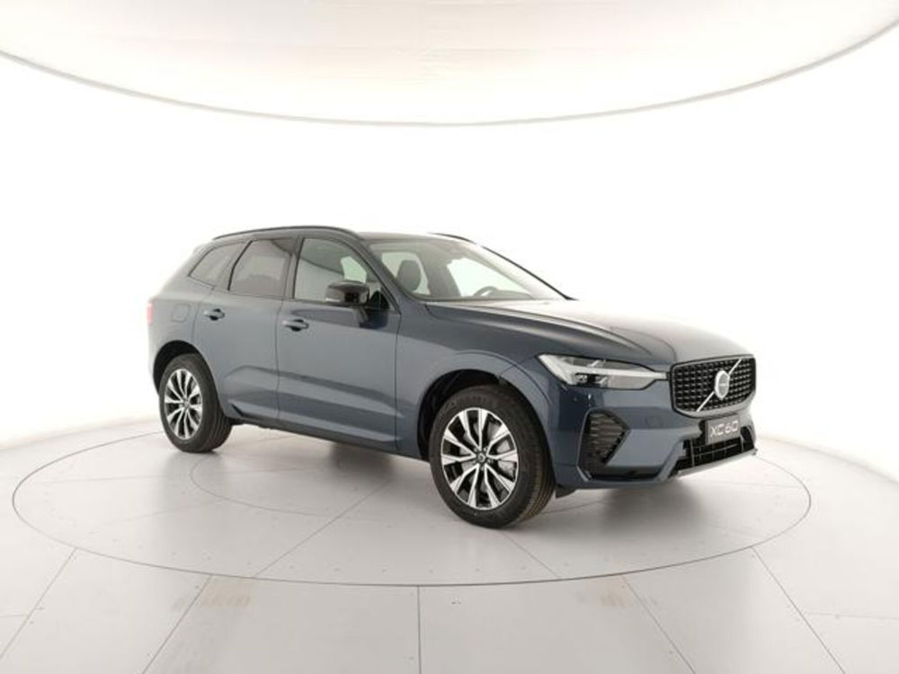 Volvo XC60 nuova a Modena (6)