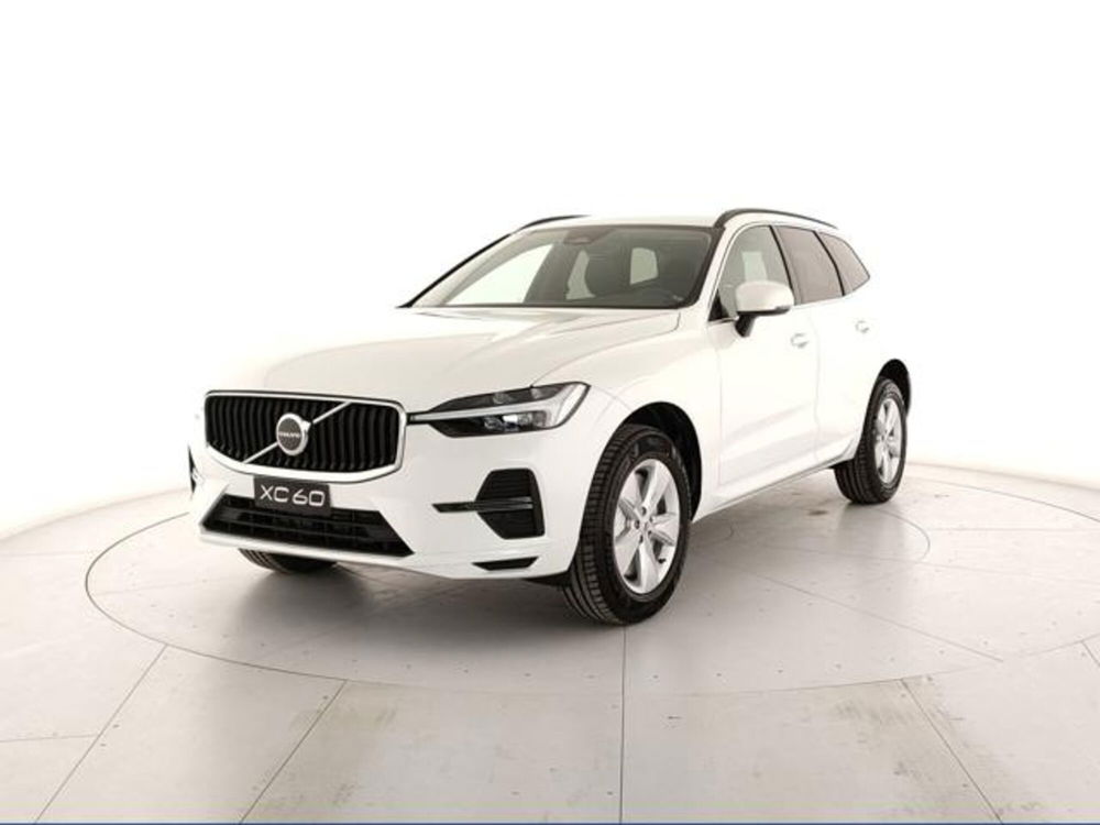 Volvo XC60 nuova a Modena (2)