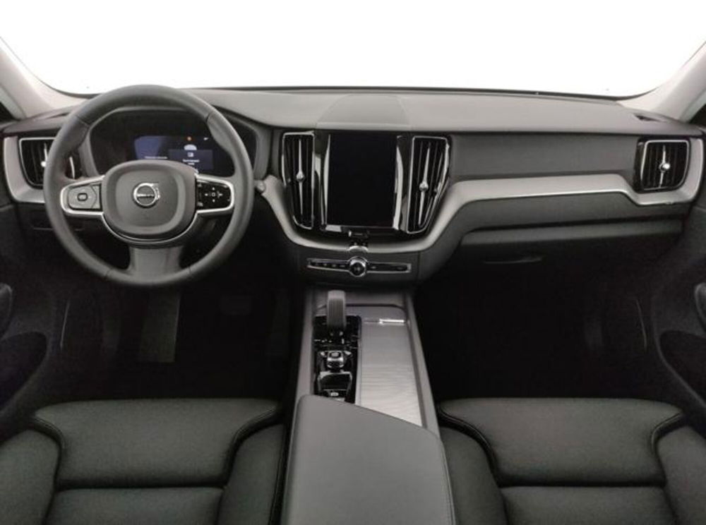 Volvo XC60 nuova a Modena (16)