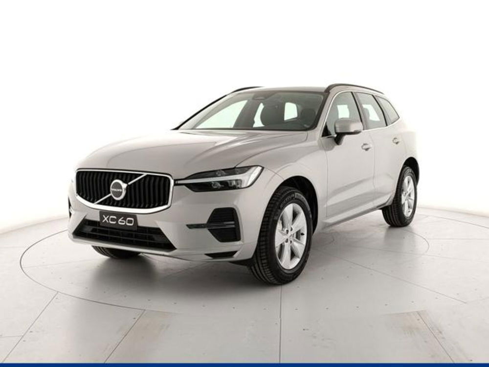 Volvo XC60 nuova a Modena (2)