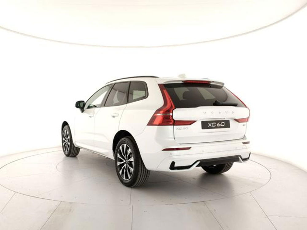 Volvo XC60 nuova a Modena (3)