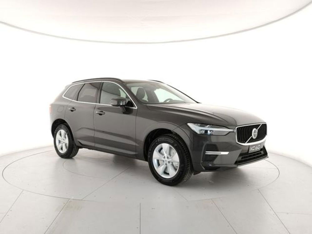 Volvo XC60 nuova a Modena (6)