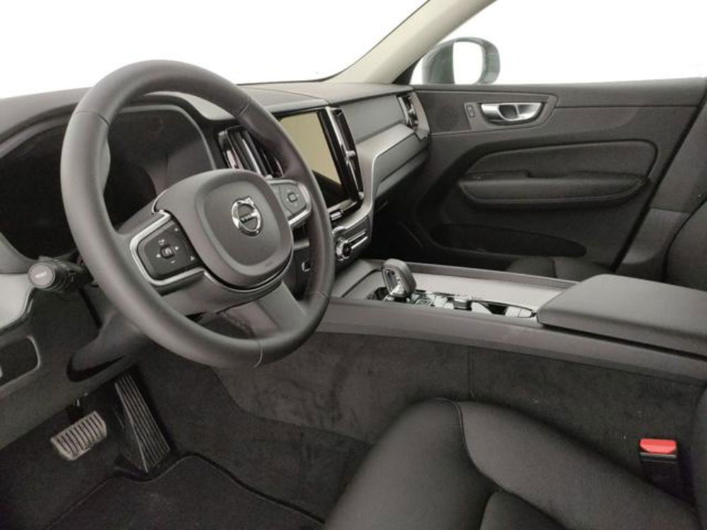 Volvo XC60 nuova a Modena (9)