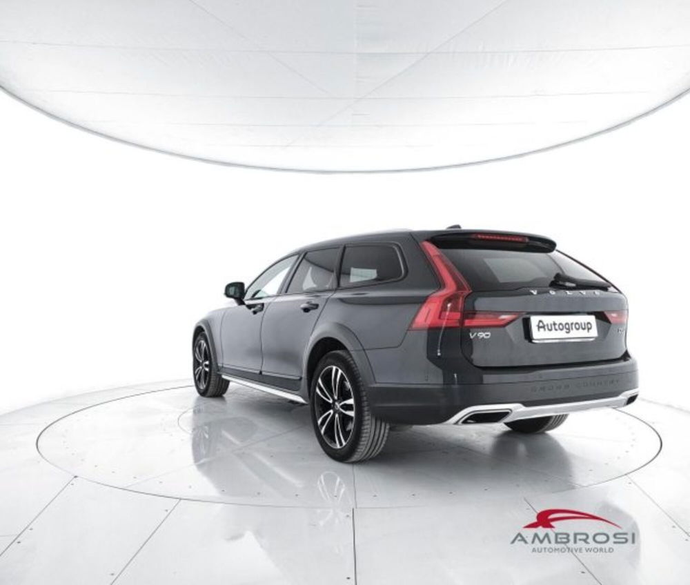 Volvo V90 Cross Country usata a Perugia (4)