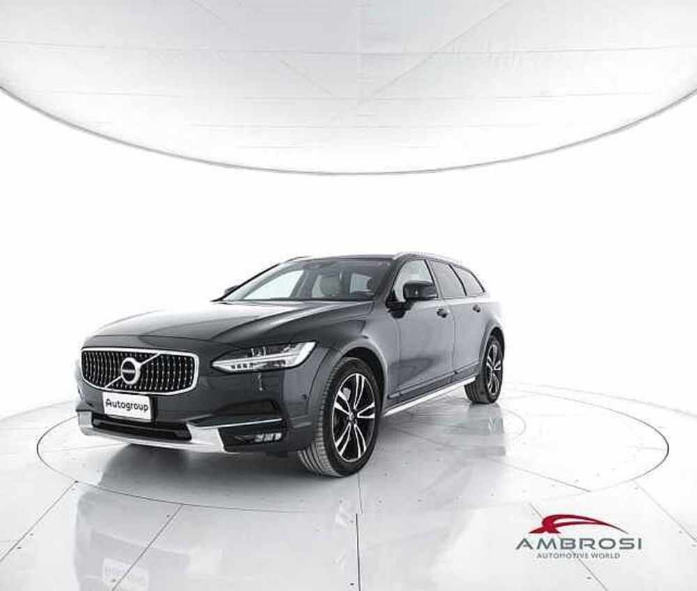 Volvo V90 Cross Country usata a Viterbo