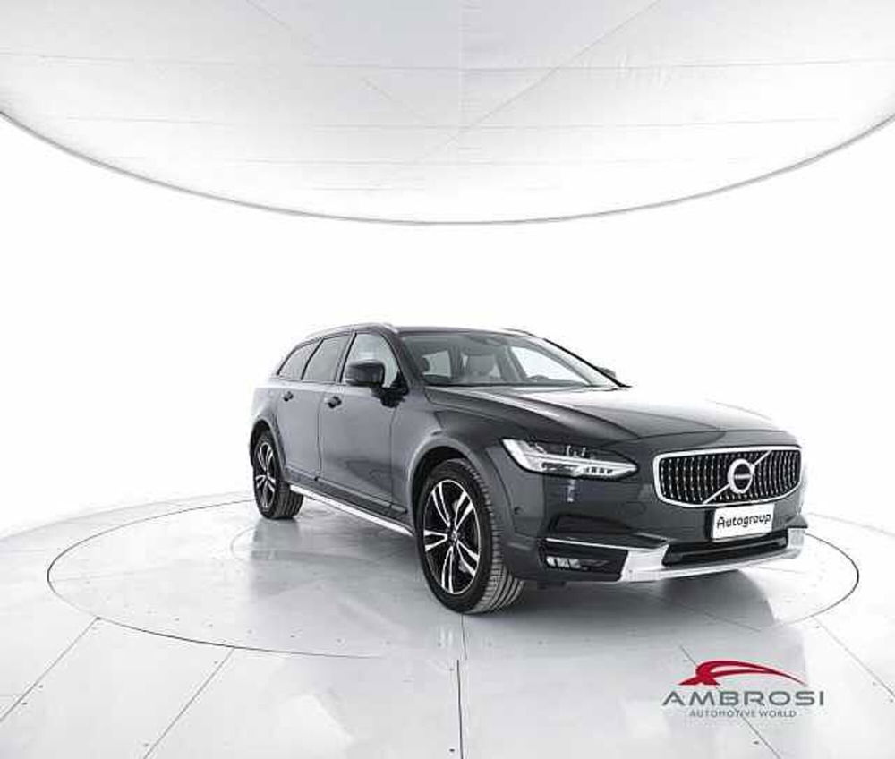 Volvo V90 Cross Country usata a Viterbo (2)