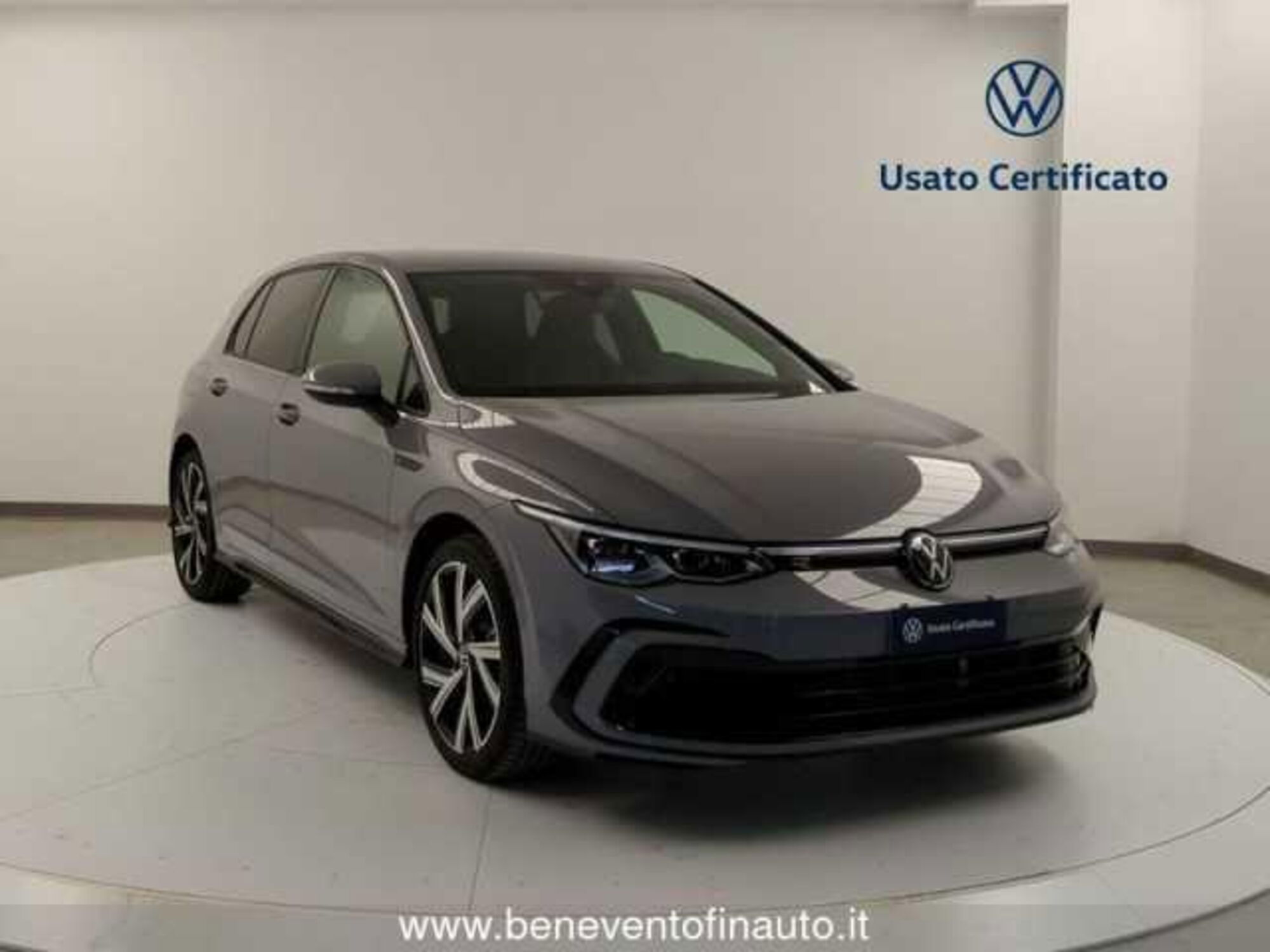 Volkswagen Golf 1.5 eTSI 150 CV EVO ACT DSG Style nuova a Pratola Serra