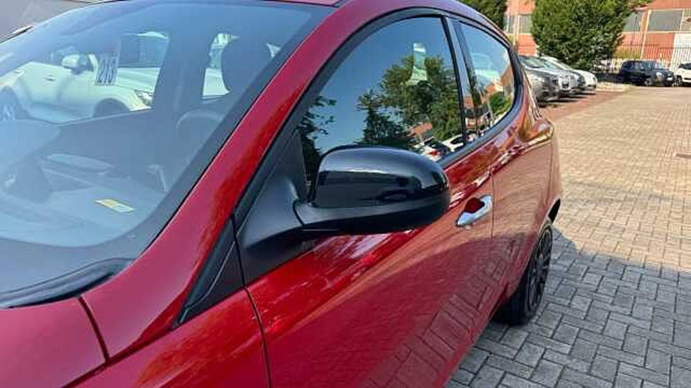 Lancia Ypsilon usata a Milano (19)