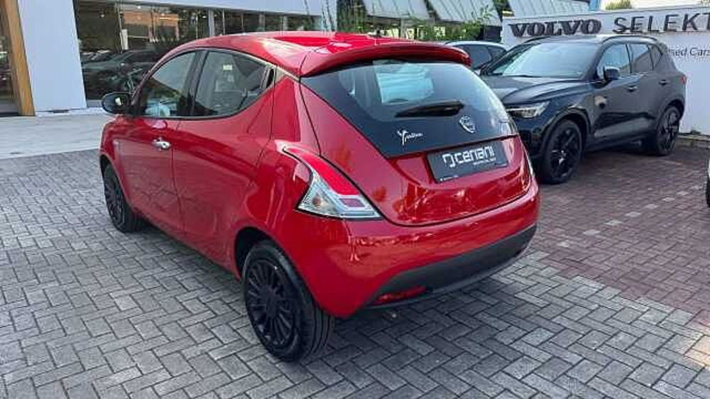 Lancia Ypsilon usata a Milano (3)