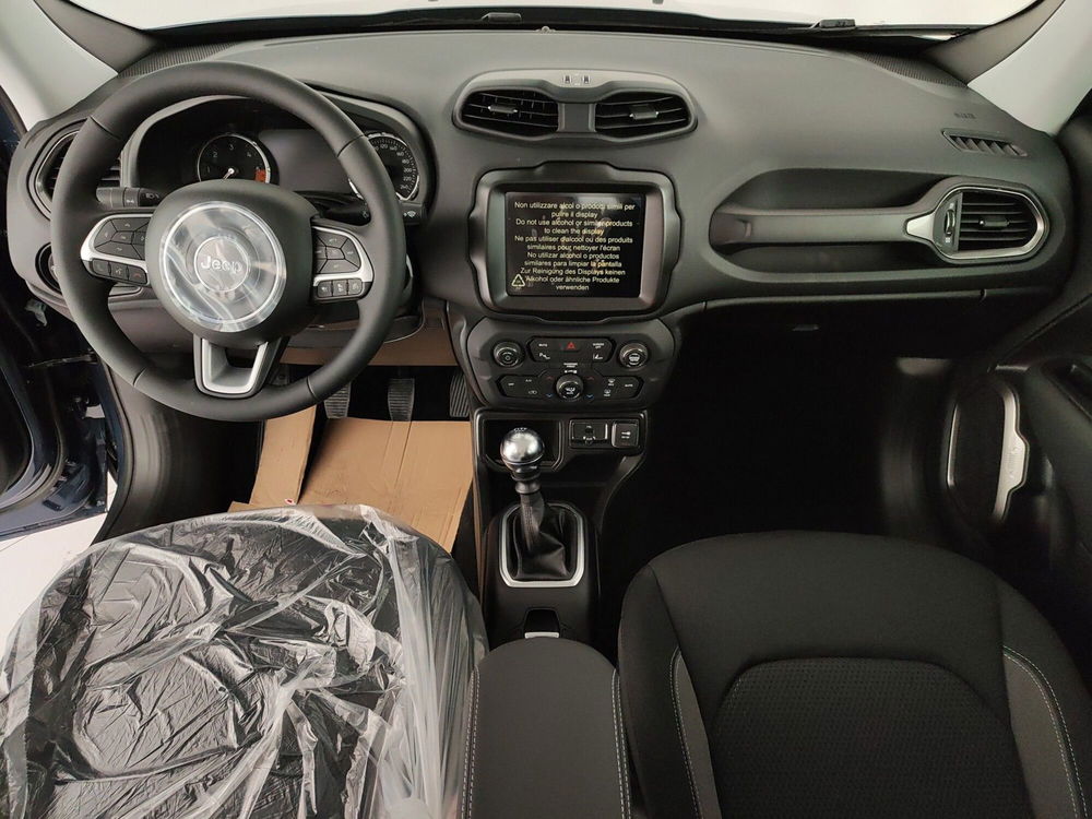 Jeep Renegade nuova a Caserta (15)