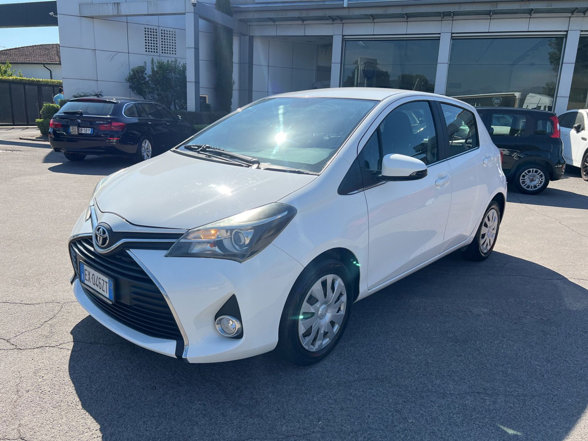 Toyota Yaris 1.0 5 porte Active  del 2015 usata a Lucca