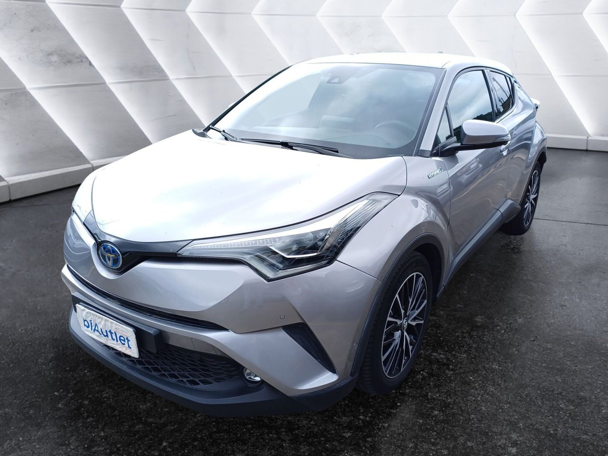 Toyota Toyota C-HR 2.0 phev Lounge fwd e-cvt del 2018 usata