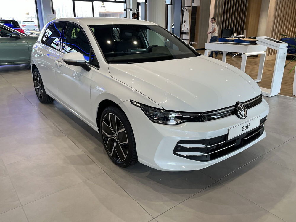 Volkswagen Golf nuova a Padova (3)