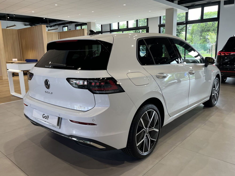 Volkswagen Golf nuova a Padova (6)