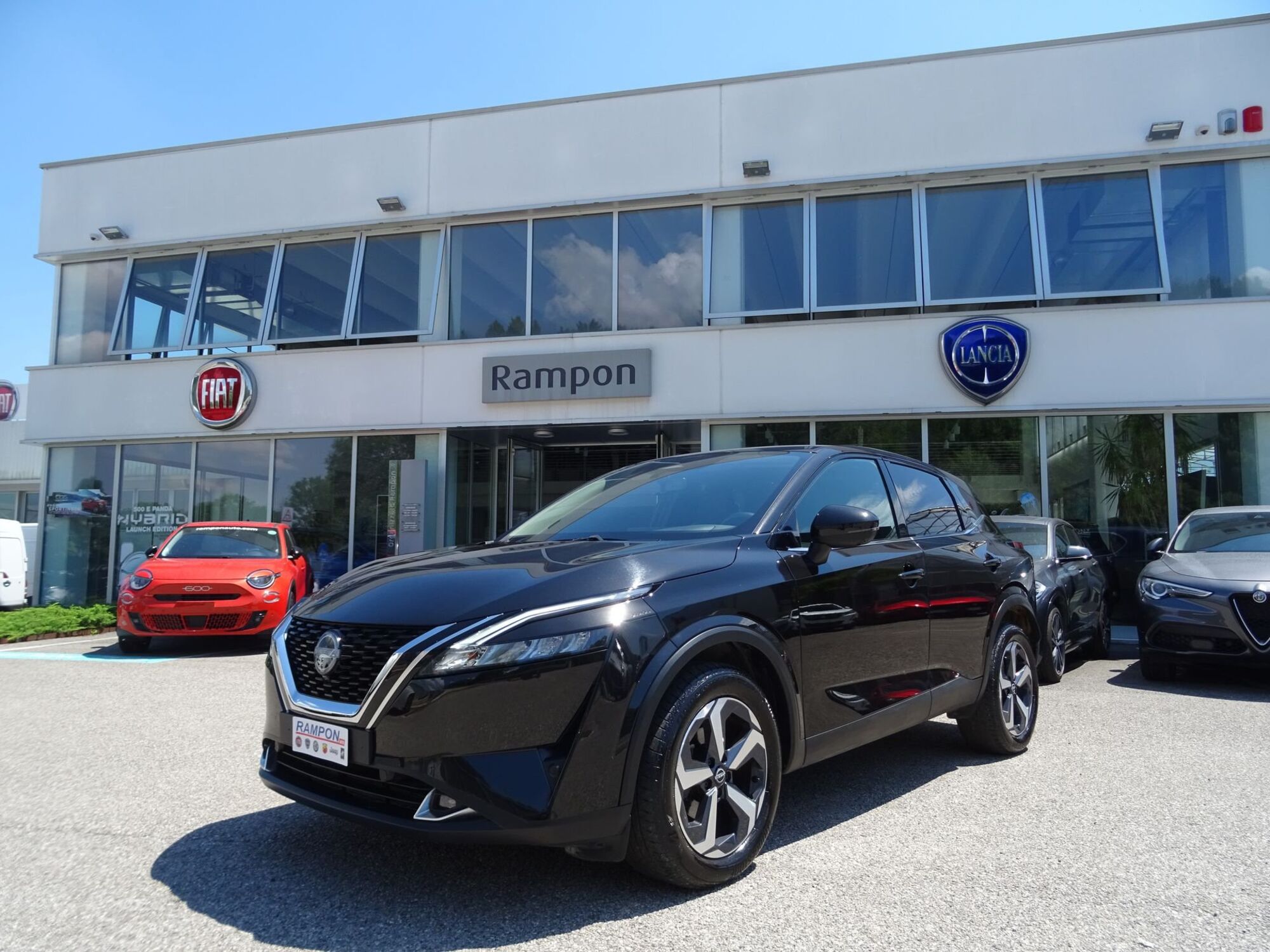 Nissan Qashqai 1.3 mhev N-Connecta 4wd 158cv xtronic del 2023 usata a San Dona&#039; Di Piave