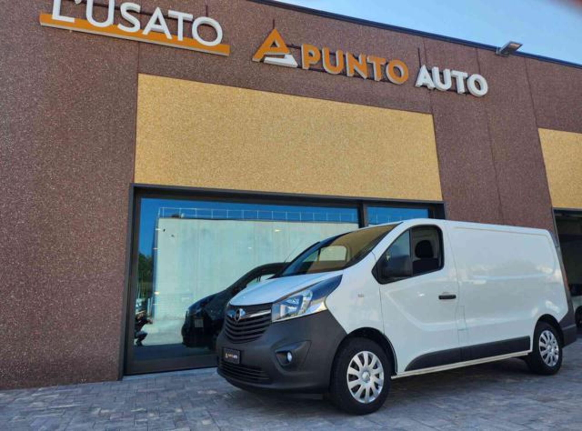 Opel Vivaro Furgone 29 1.6 BiTurbo S&amp;S PC-TA Furgone Edition del 2018 usata a Ancona