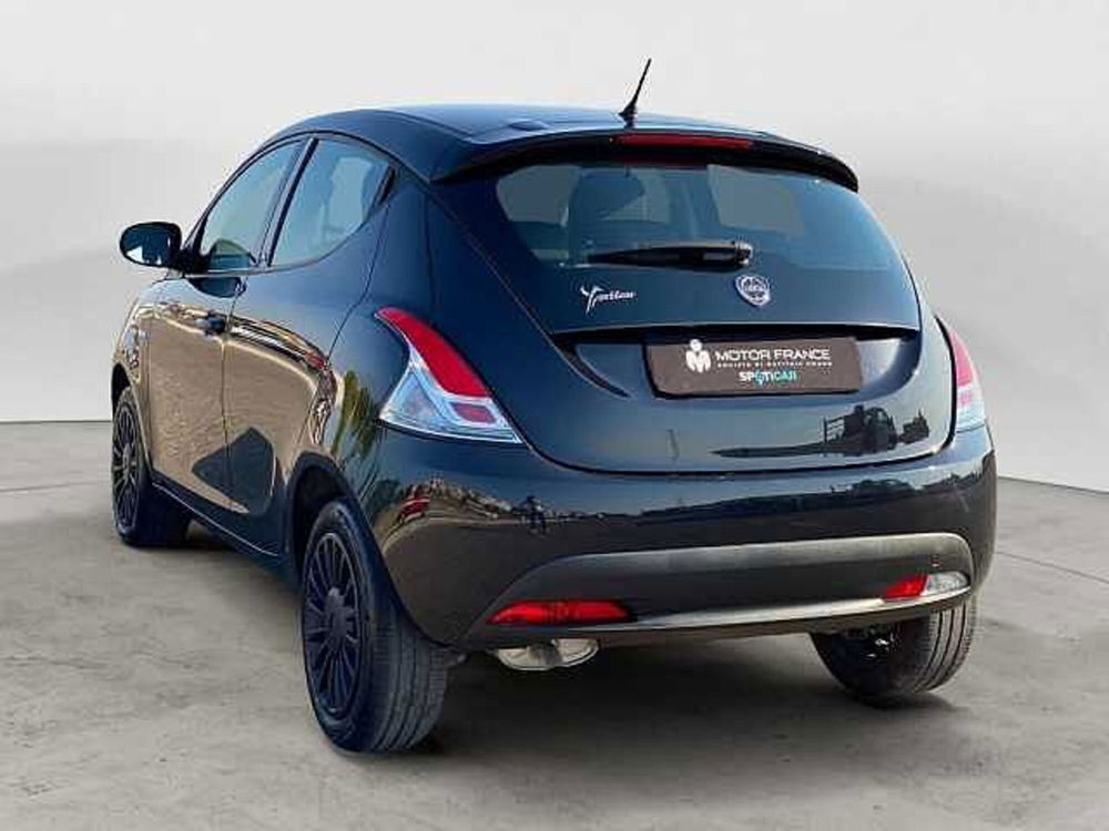 Lancia Ypsilon usata a Potenza (18)