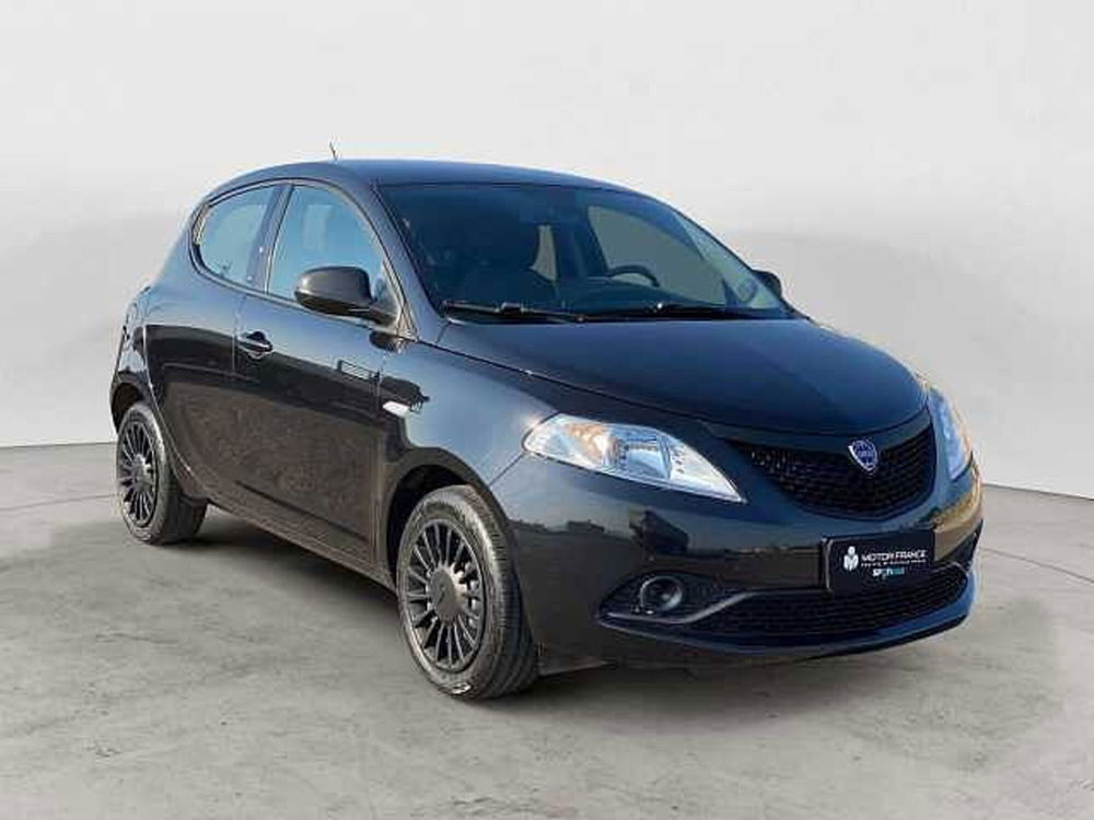 Lancia Ypsilon usata a Potenza (3)