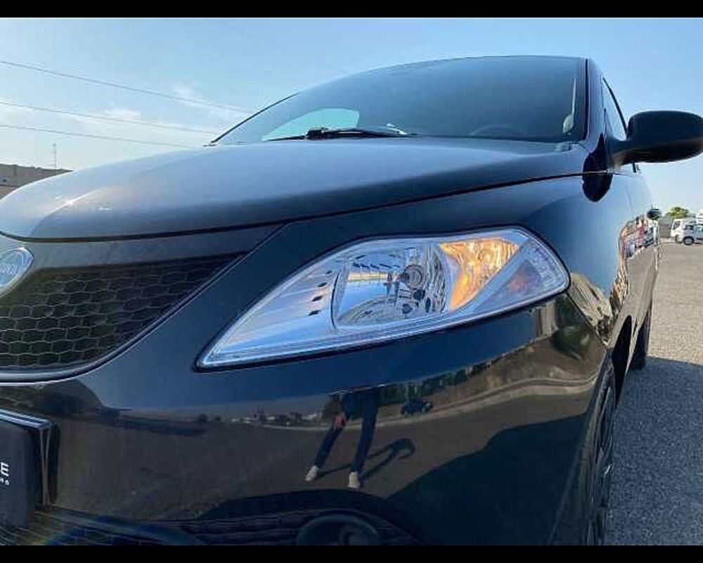 Lancia Ypsilon usata a Potenza (5)