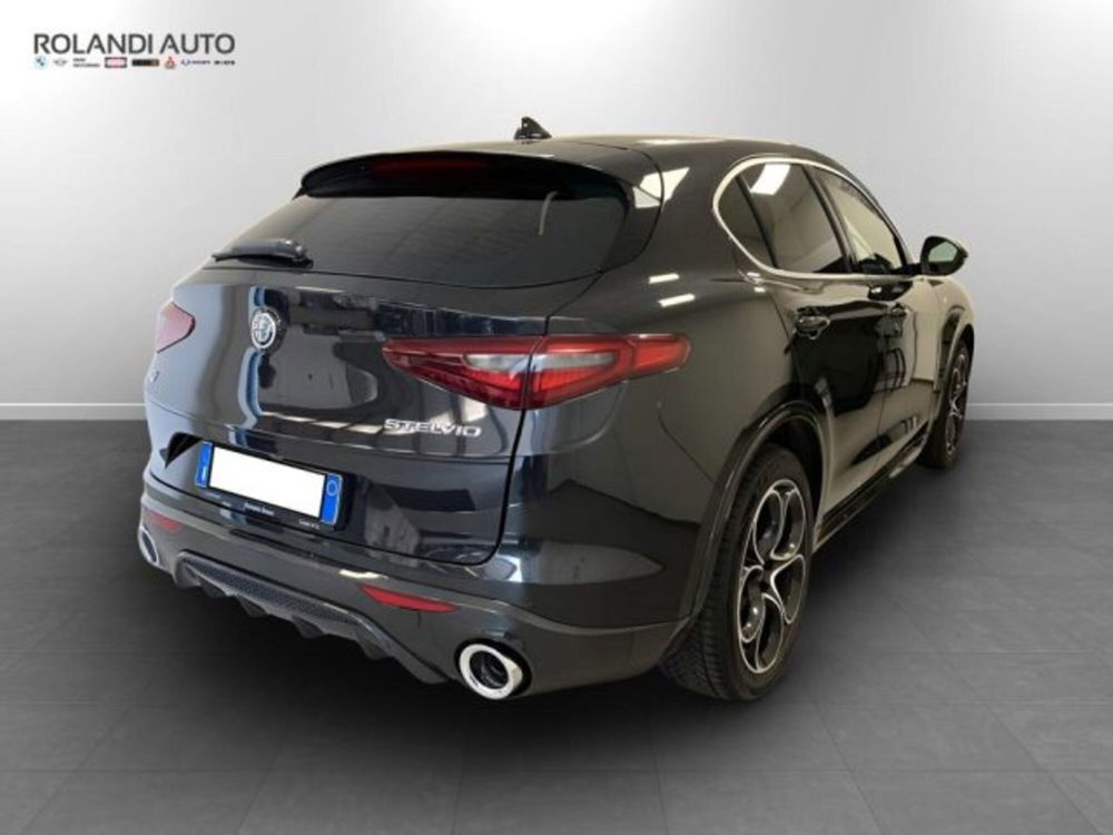 Alfa Romeo Stelvio usata a Alessandria (4)