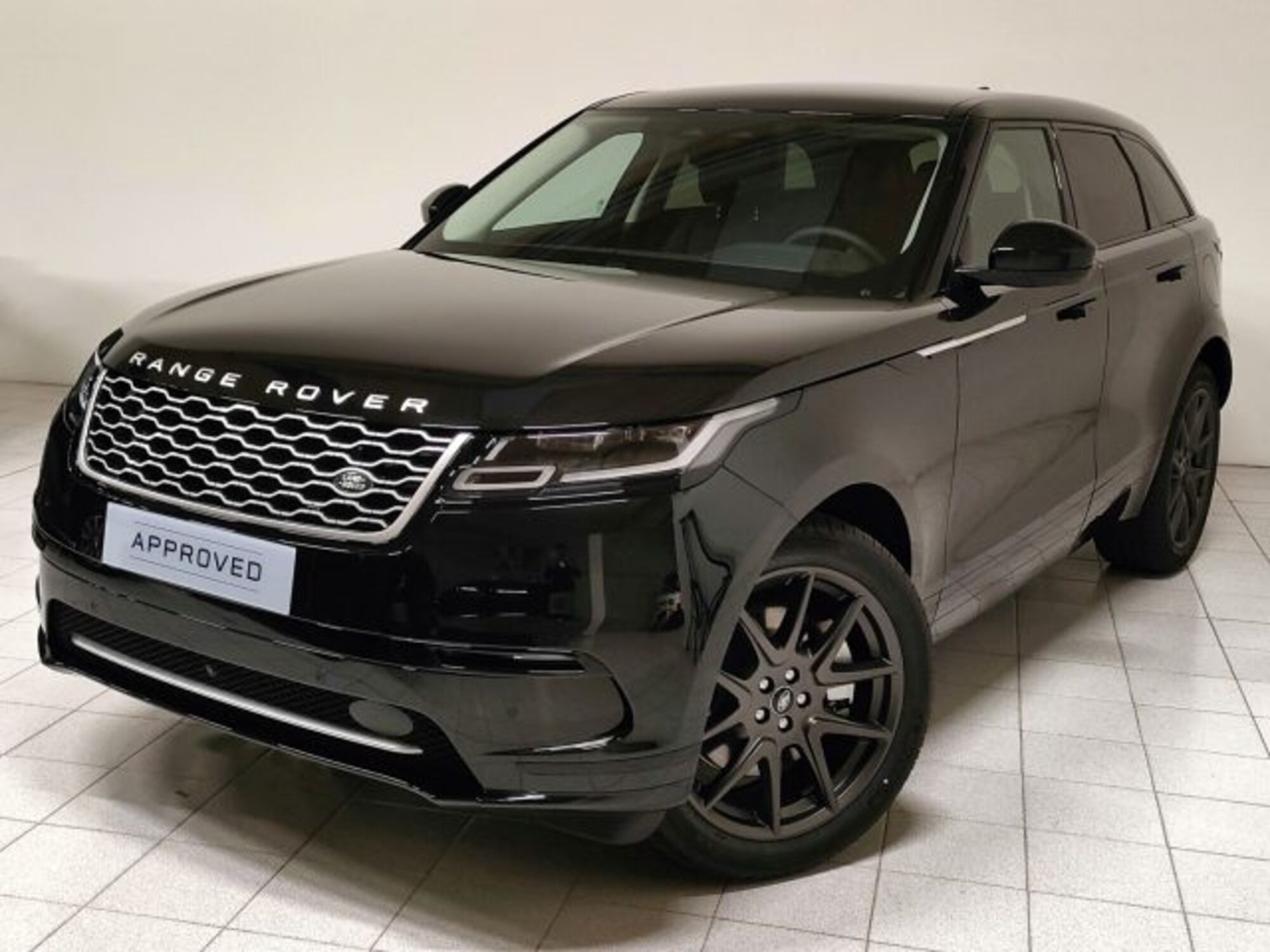 Land Rover Range Rover Velar 2.0 I4 PHEV 404 CV S  del 2023 usata a Novara