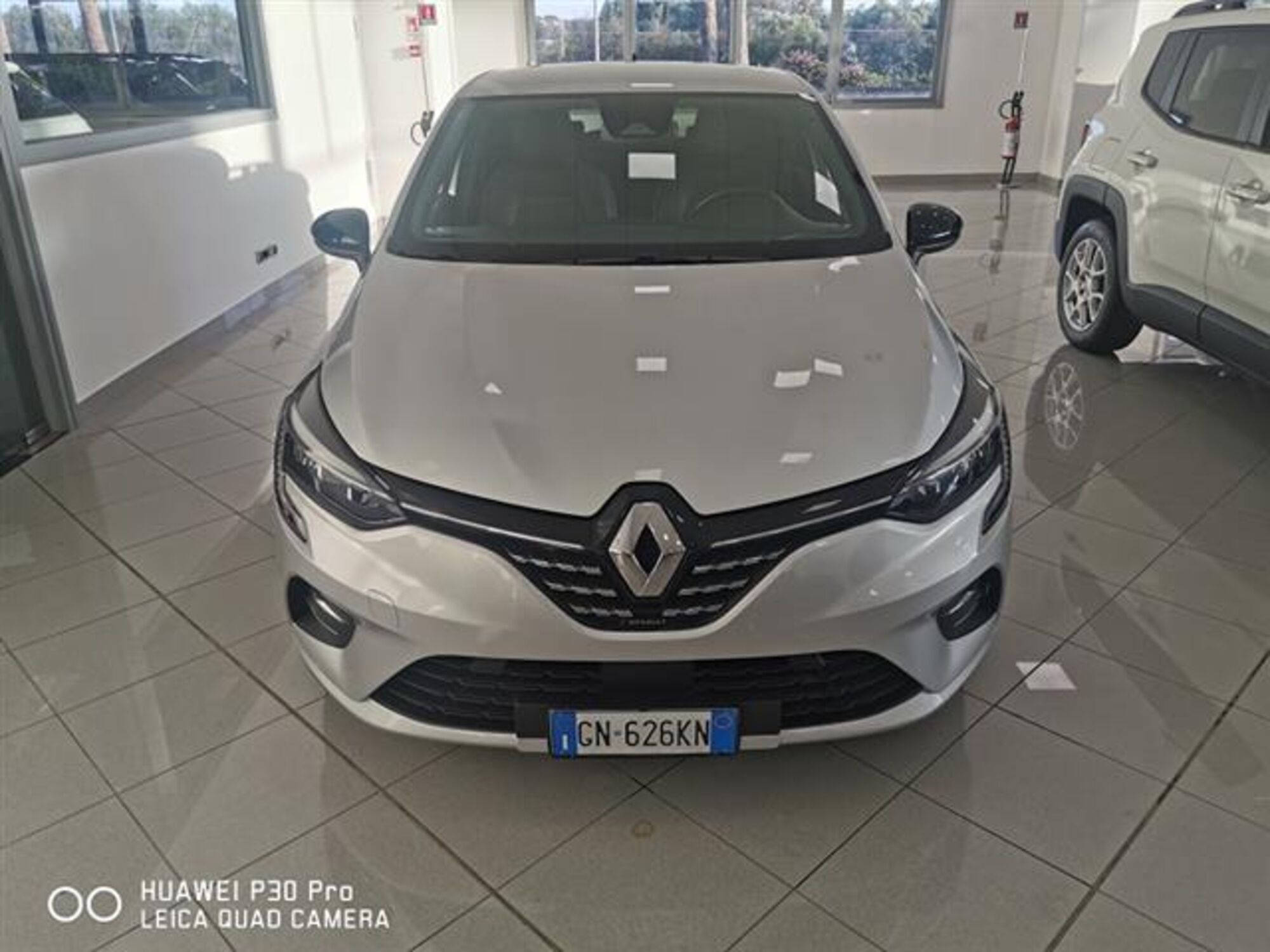 Renault Clio TCe 90 CV 5 porte Techno  del 2023 usata a Brindisi