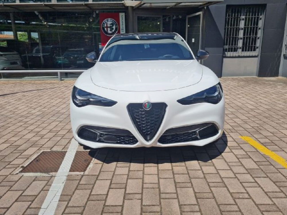 Alfa Romeo Stelvio nuova a Monza e Brianza (2)