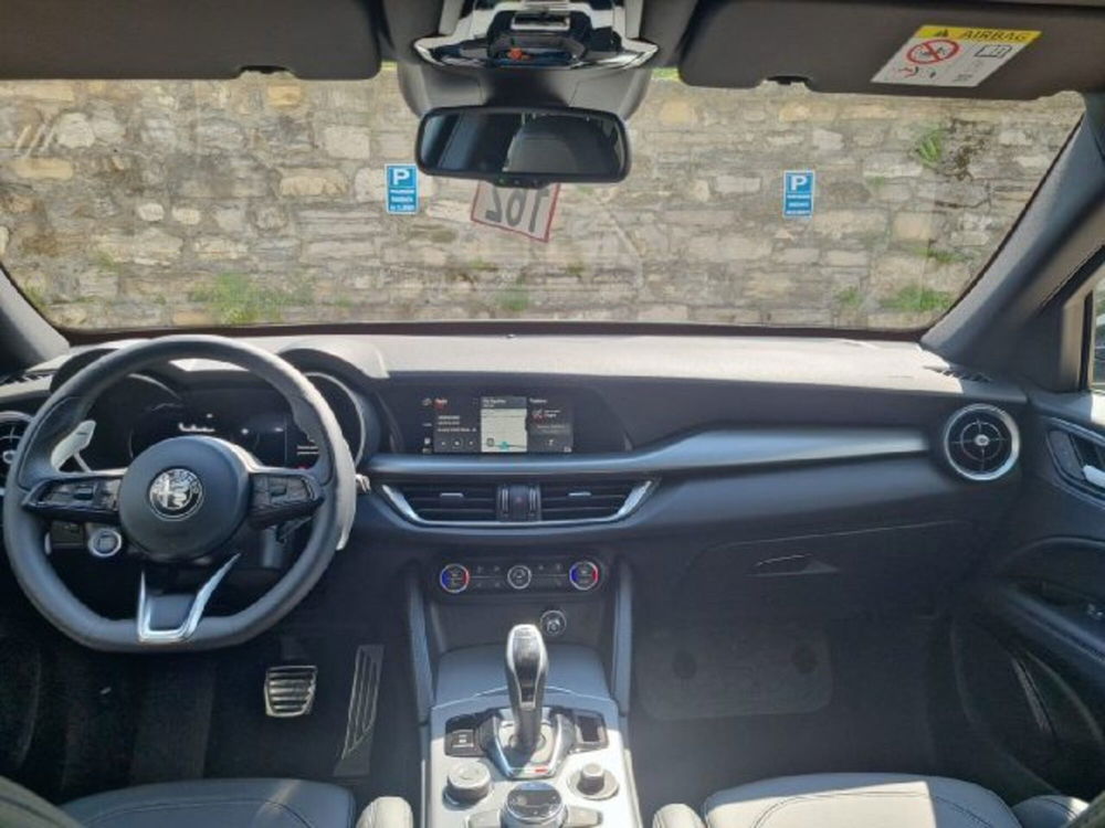 Alfa Romeo Stelvio nuova a Monza e Brianza (8)