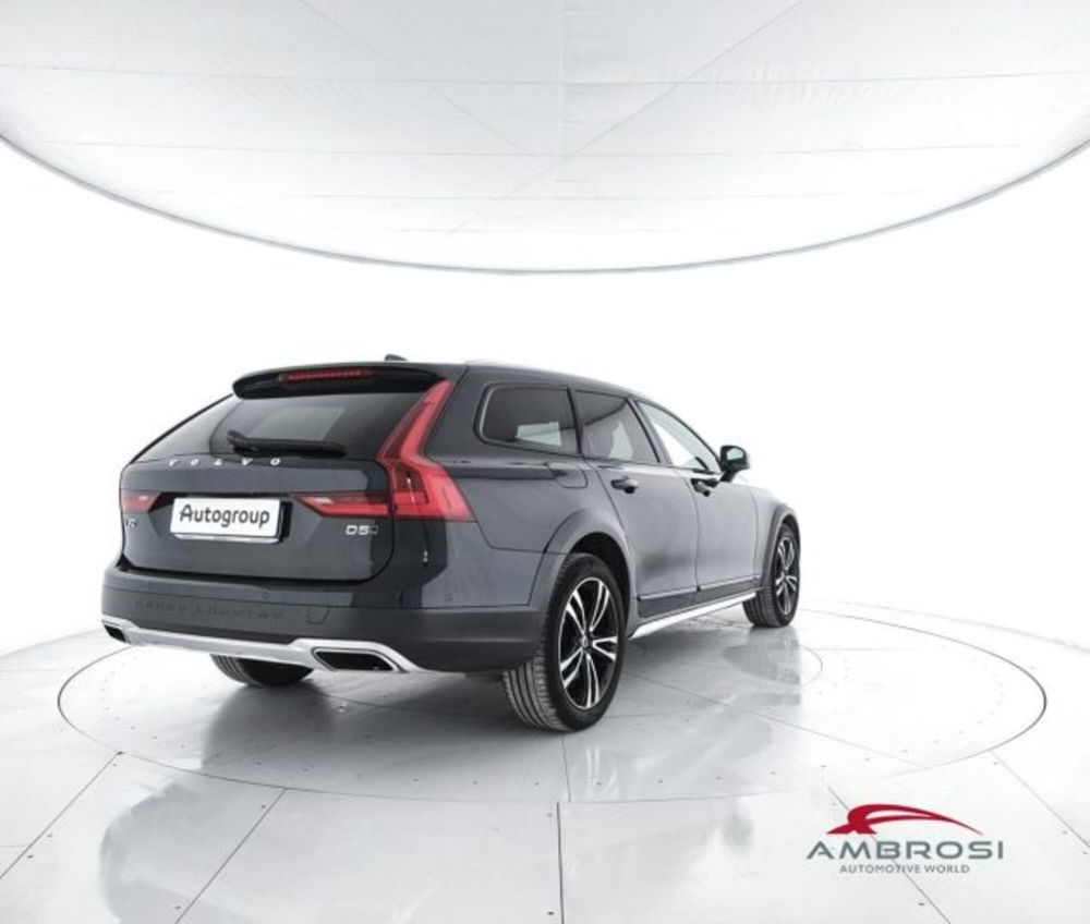 Volvo V90 Cross Country usata a Perugia (3)