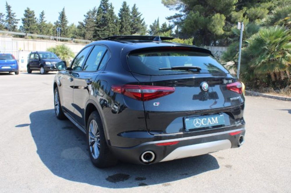 Alfa Romeo Stelvio usata a Lecce (3)