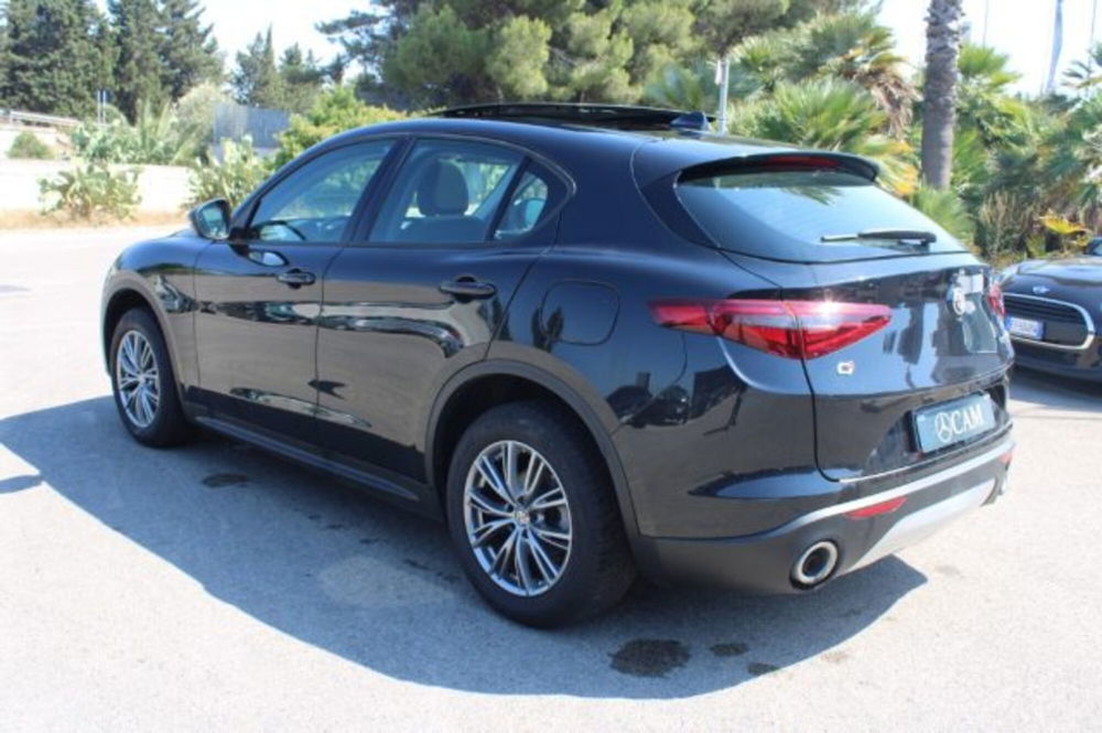 Alfa Romeo Stelvio usata a Lecce (4)