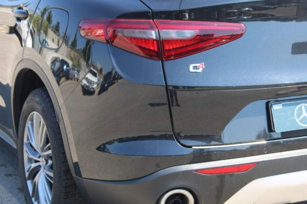 Alfa Romeo Stelvio usata a Lecce (5)