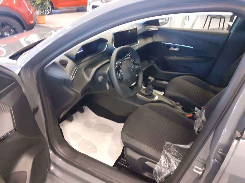 Peugeot 208 nuova a Parma (8)